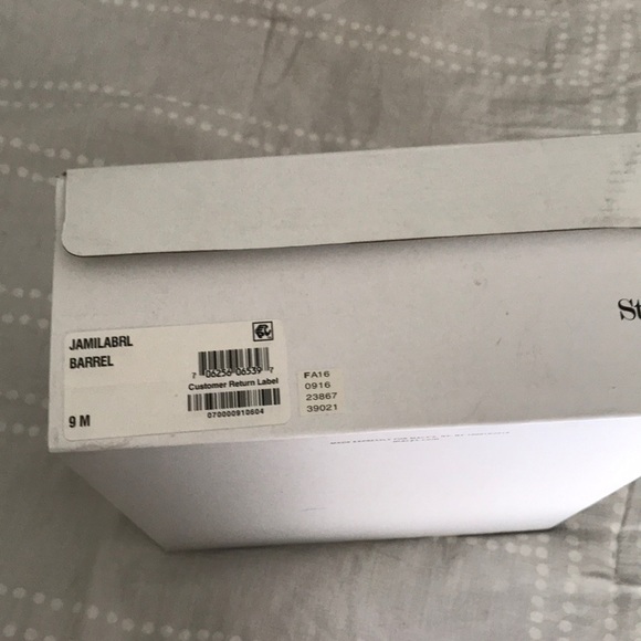 Size 9 women’s brown booties. - Picture 7 of 7